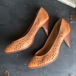Vintage Bonjour brand leather heels